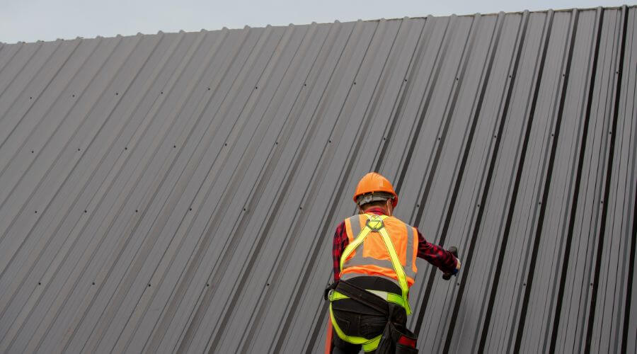 Professional gutter cleaning in Kewaunee, WI